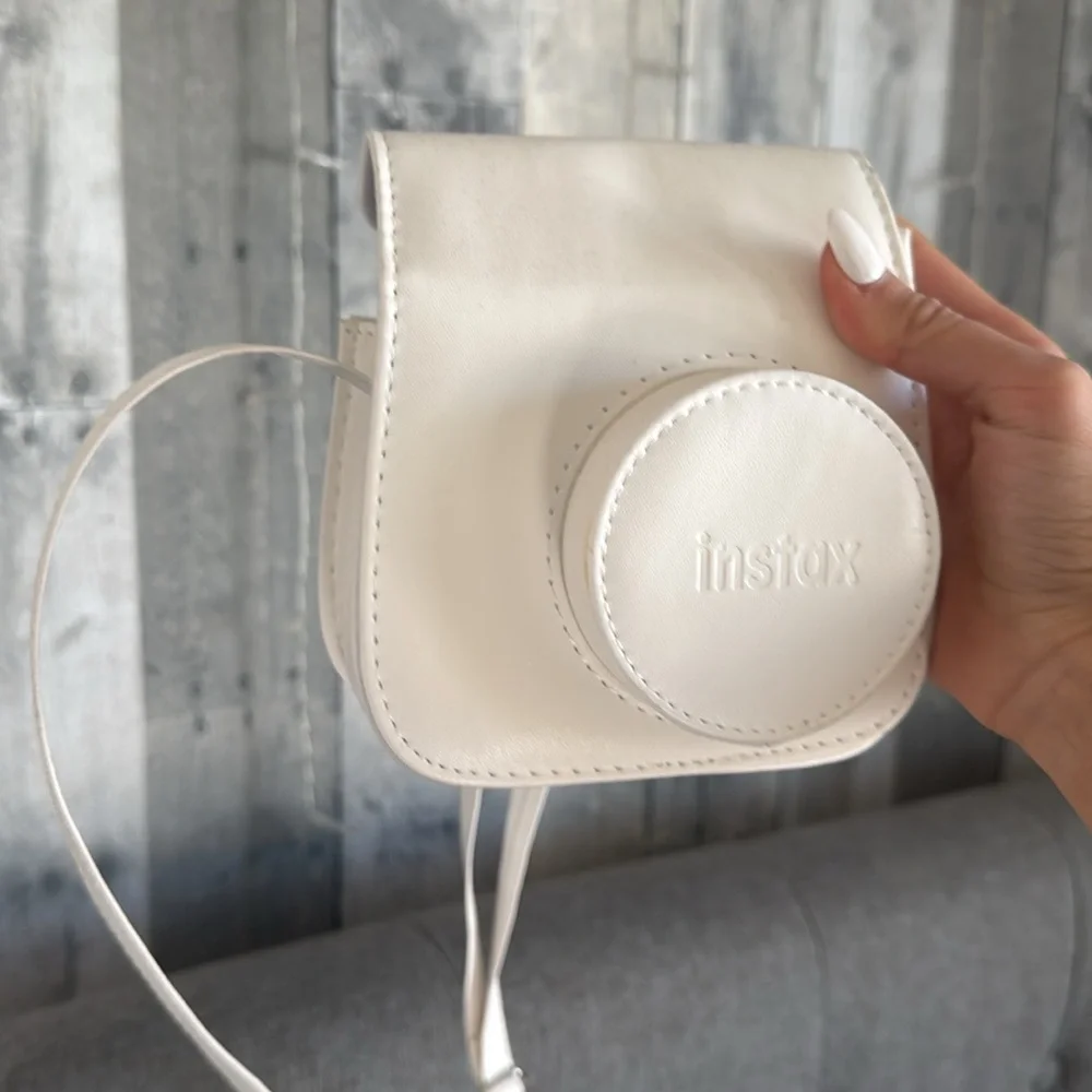 Fujifilm instant camera + case/bag